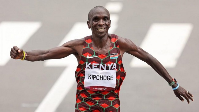 Eliud Kipchoge Wins Back-to-Back Olympic Marathon Gold